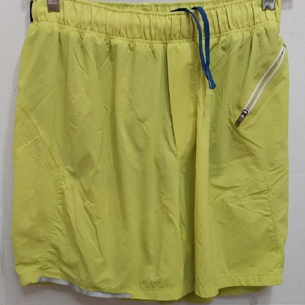 Lululemon Men's Yellow Athletic Shorts... EUC